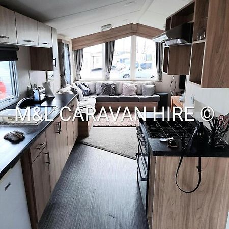 Blue Dolphin Holiday Park Gristhorpe ภายนอก รูปภาพ