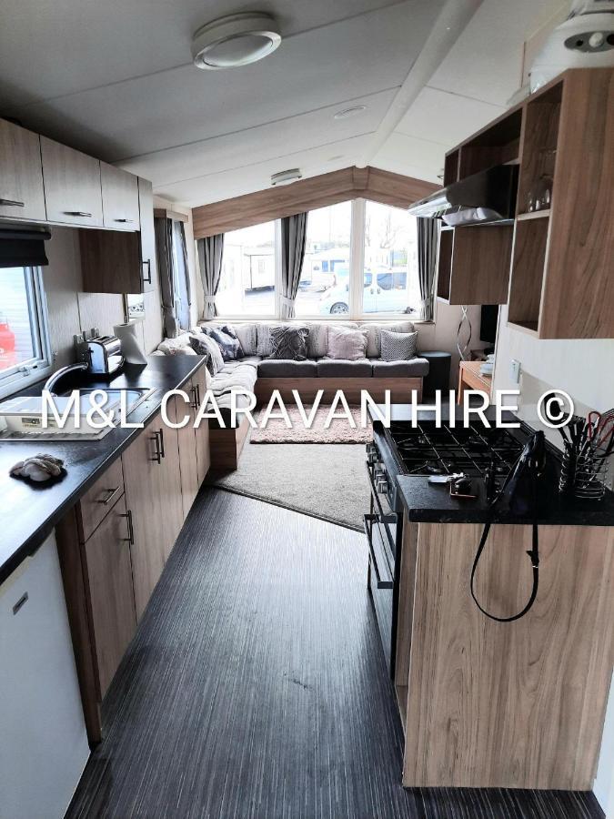 Blue Dolphin Holiday Park Gristhorpe ภายนอก รูปภาพ