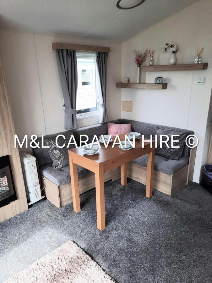 Blue Dolphin Holiday Park Gristhorpe ภายนอก รูปภาพ