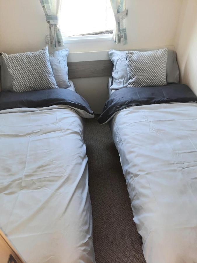 Blue Dolphin Holiday Park Gristhorpe ภายนอก รูปภาพ