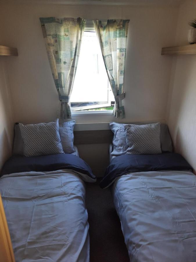 Blue Dolphin Holiday Park Gristhorpe ภายนอก รูปภาพ