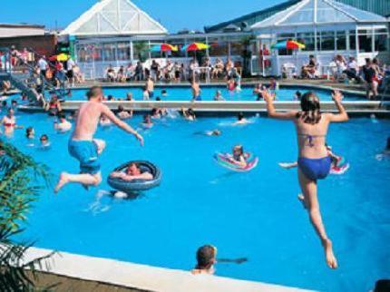 Blue Dolphin Holiday Park Gristhorpe ภายนอก รูปภาพ
